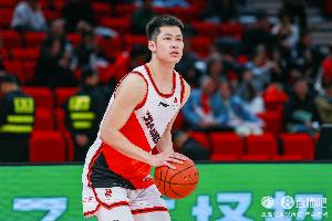 麦穗丰：崔晓龙是比较吃环境的球员 去强队会更好发挥出他的能力